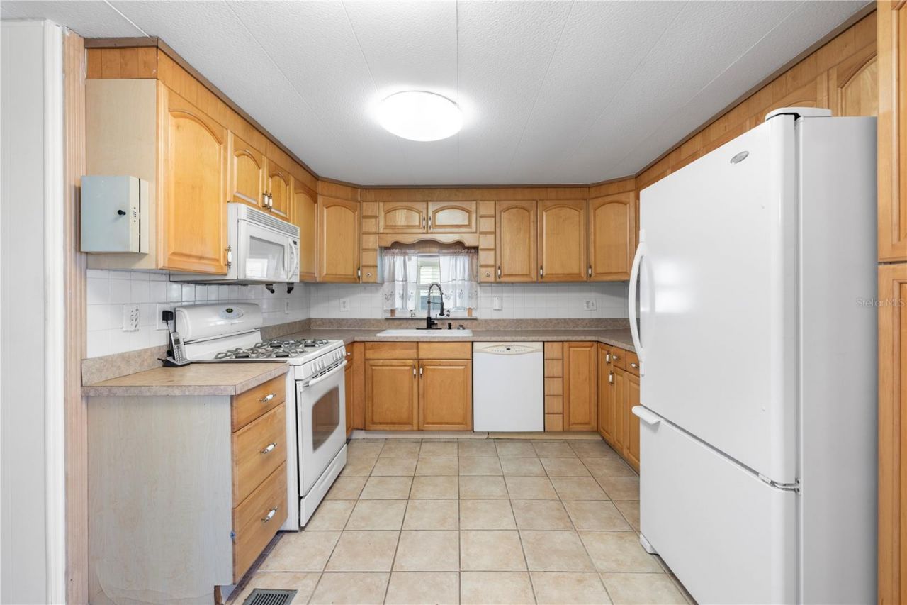 204 51st Avenue E, Bradenton, FL 34203 Photo