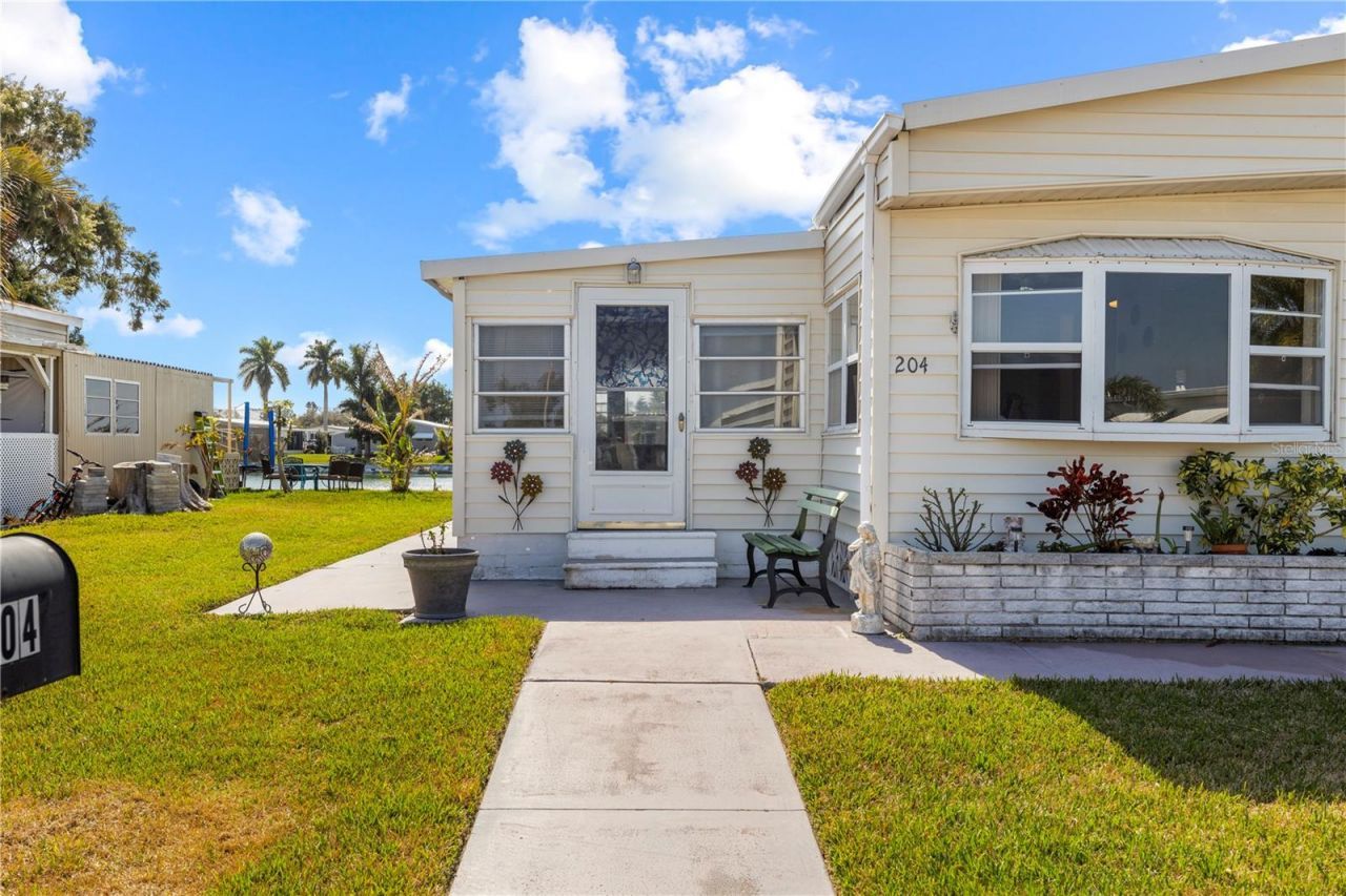 204 51st Avenue E, Bradenton, FL 34203 Photo