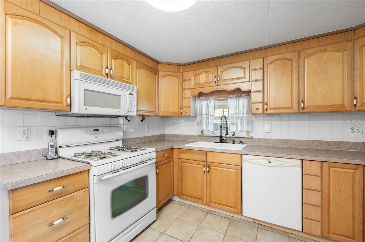 204 51st Avenue E, Bradenton, FL 34203 Photo