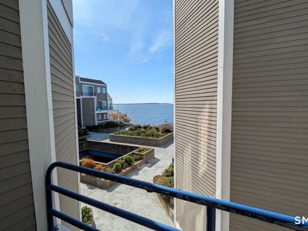 38 Harbour, Unit 38, New Haven, CT 06519