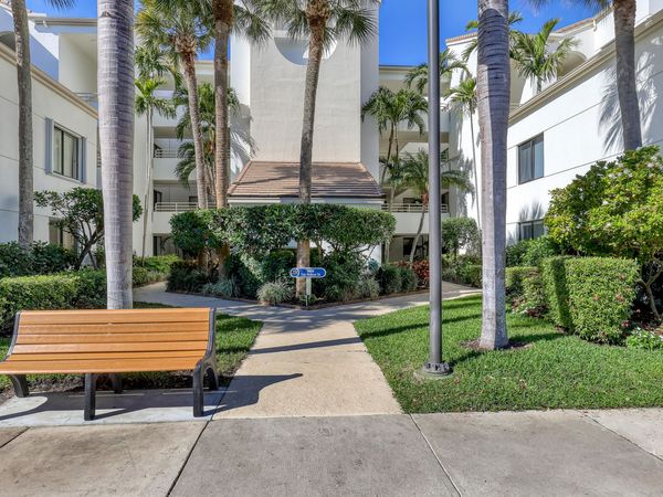 945 Oak Harbour Drive, Unit 945, Juno Beach, FL 33408