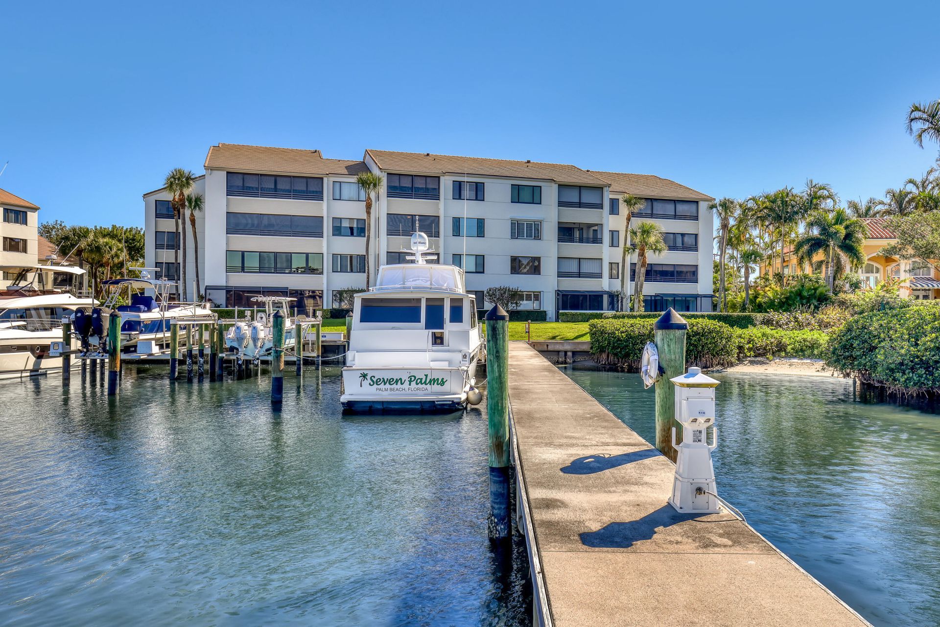 945 Oak Harbour Drive, Unit 945, Juno Beach, FL 33408 Photo