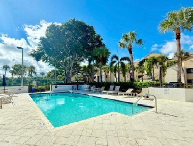 945 Oak Harbour Drive, Unit 945, Juno Beach, FL 33408 Photo