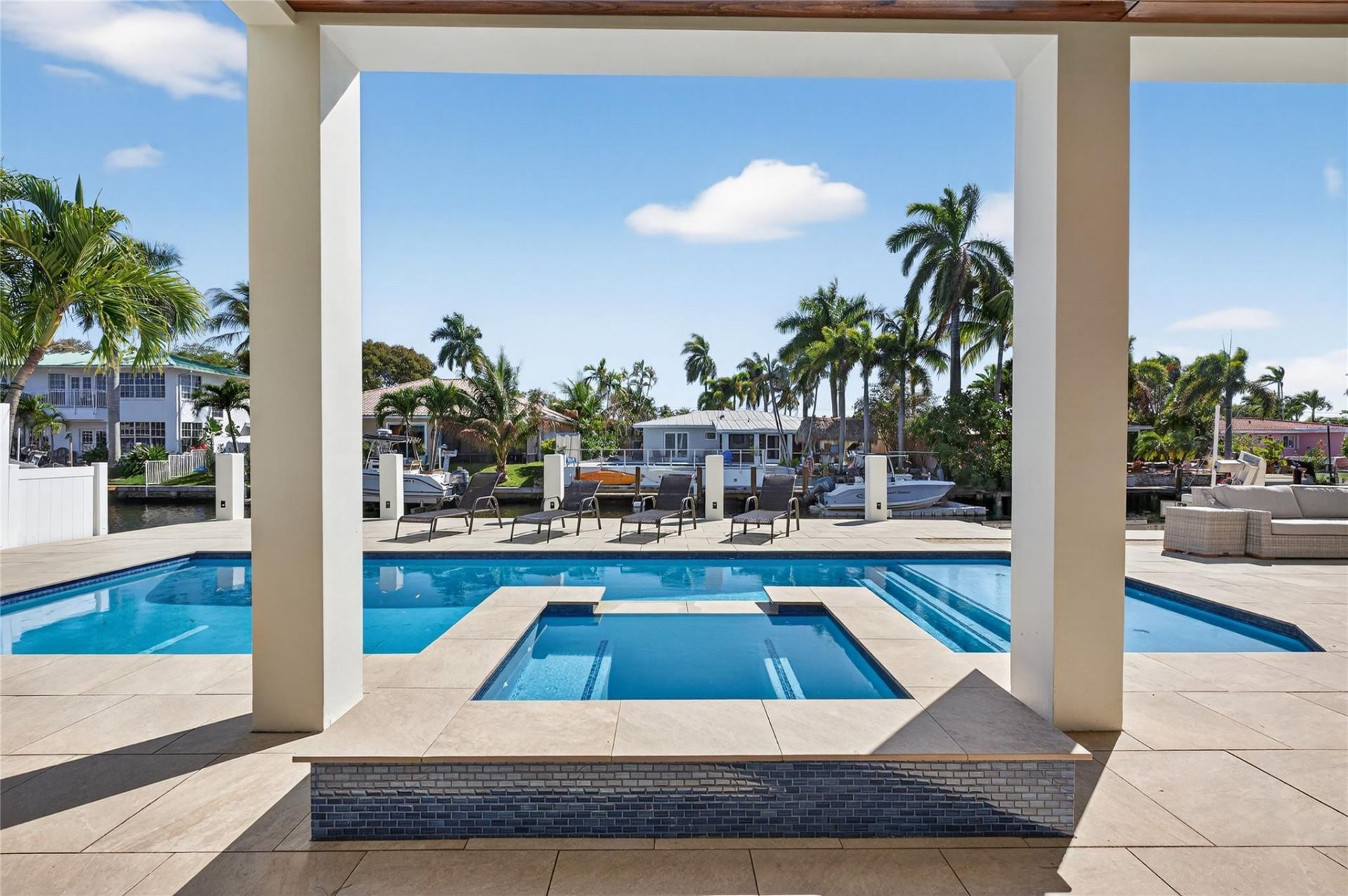 310 SE 9 Court, Pompano Beach, FL 33060 Photo