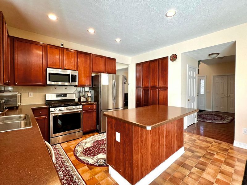 7565 Scioto Parkway, Powell, OH 43065 Photo 10