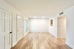 402 75th Ave N  photo 4