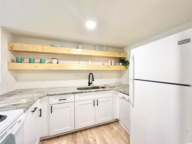 402 75th Ave N  Photo 8