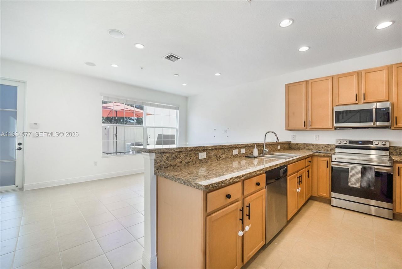 1302 SW 147th Ter , Pembroke Pines, FL 33027 Photo