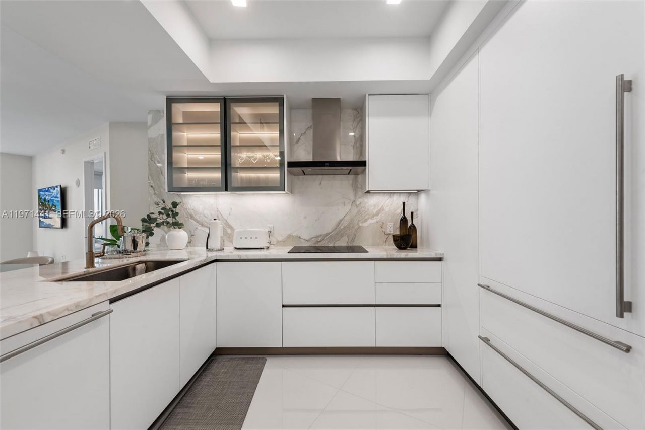 16001 Collins Ave , Unit 803, Sunny Isles Beach, FL 33160 Photo