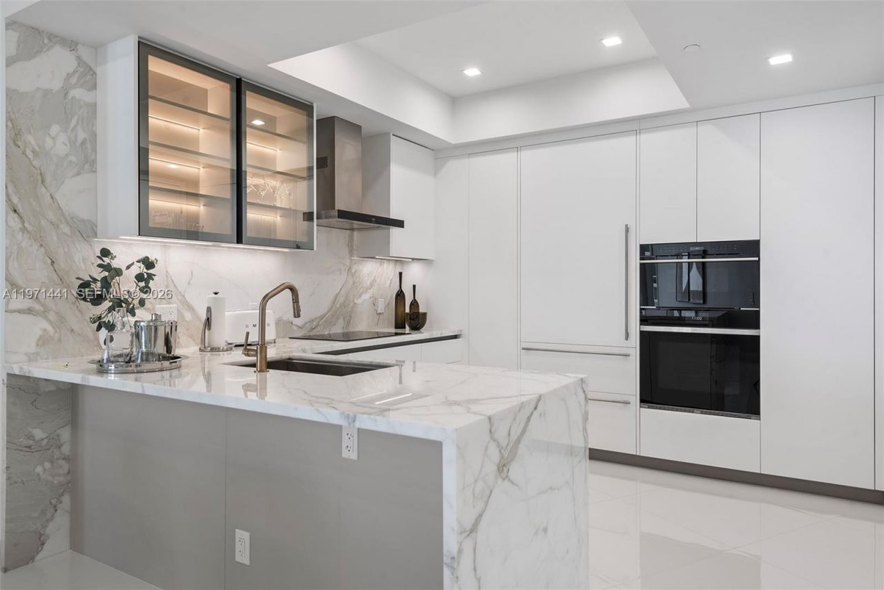 16001 Collins Ave , Unit 803, Sunny Isles Beach, FL 33160 Photo