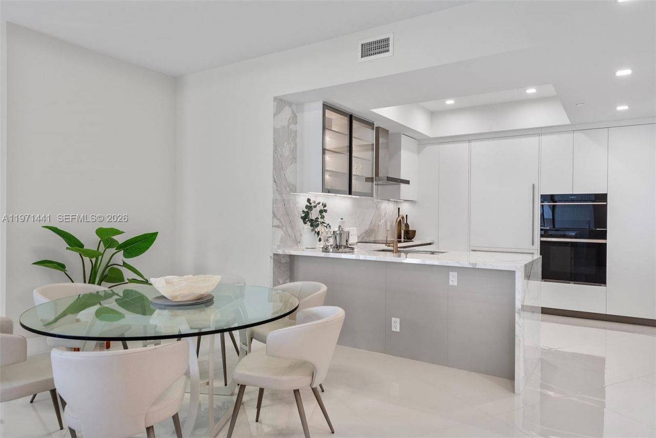 16001 Collins Ave , Unit 803, Sunny Isles Beach, FL 33160 Photo