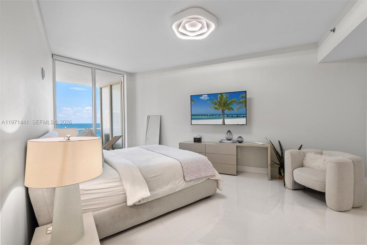 16001 Collins Ave , Unit 803, Sunny Isles Beach, FL 33160 Photo