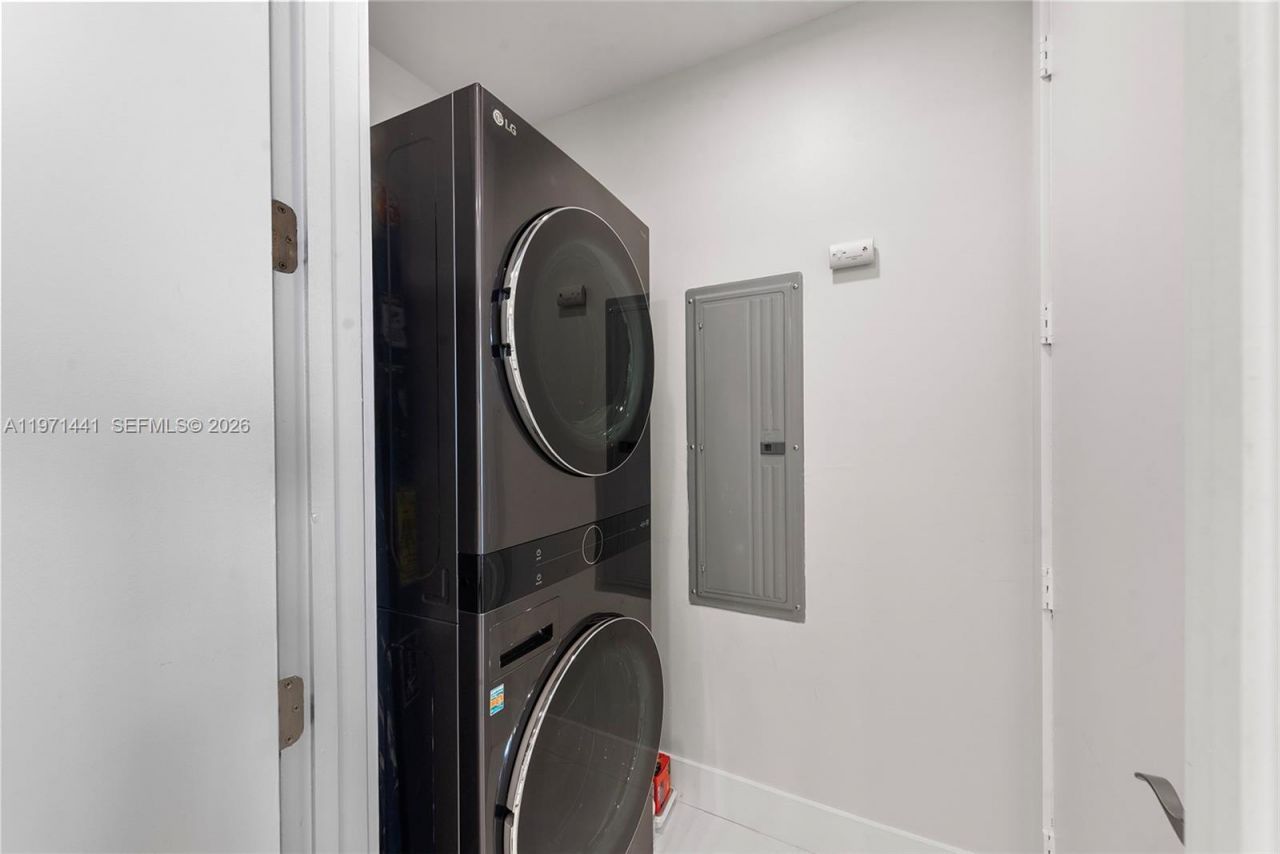 16001 Collins Ave , Unit 803, Sunny Isles Beach, FL 33160 Photo