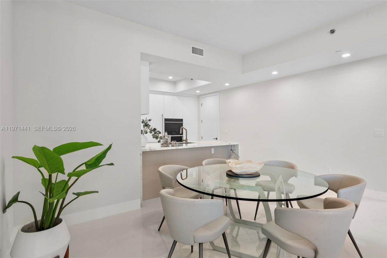 16001 Collins Ave , Unit 803, Sunny Isles Beach, FL 33160 Photo