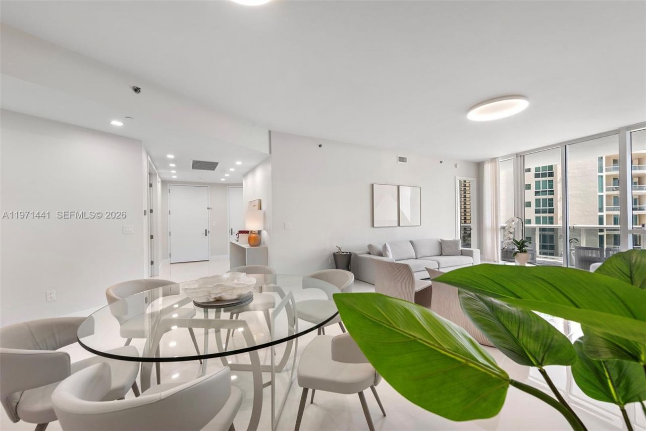 16001 Collins Ave , Unit 803, Sunny Isles Beach, FL 33160 Photo