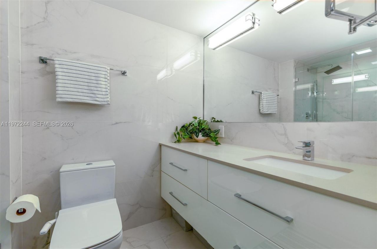 90 Alton Rd , Unit 1702, Miami Beach, FL 33139 Photo