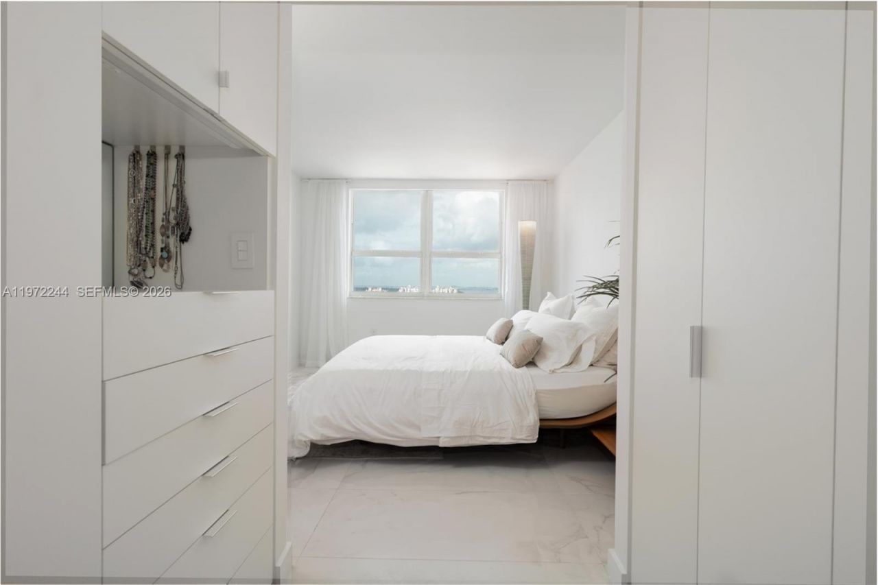 90 Alton Rd , Unit 1702, Miami Beach, FL 33139 Photo