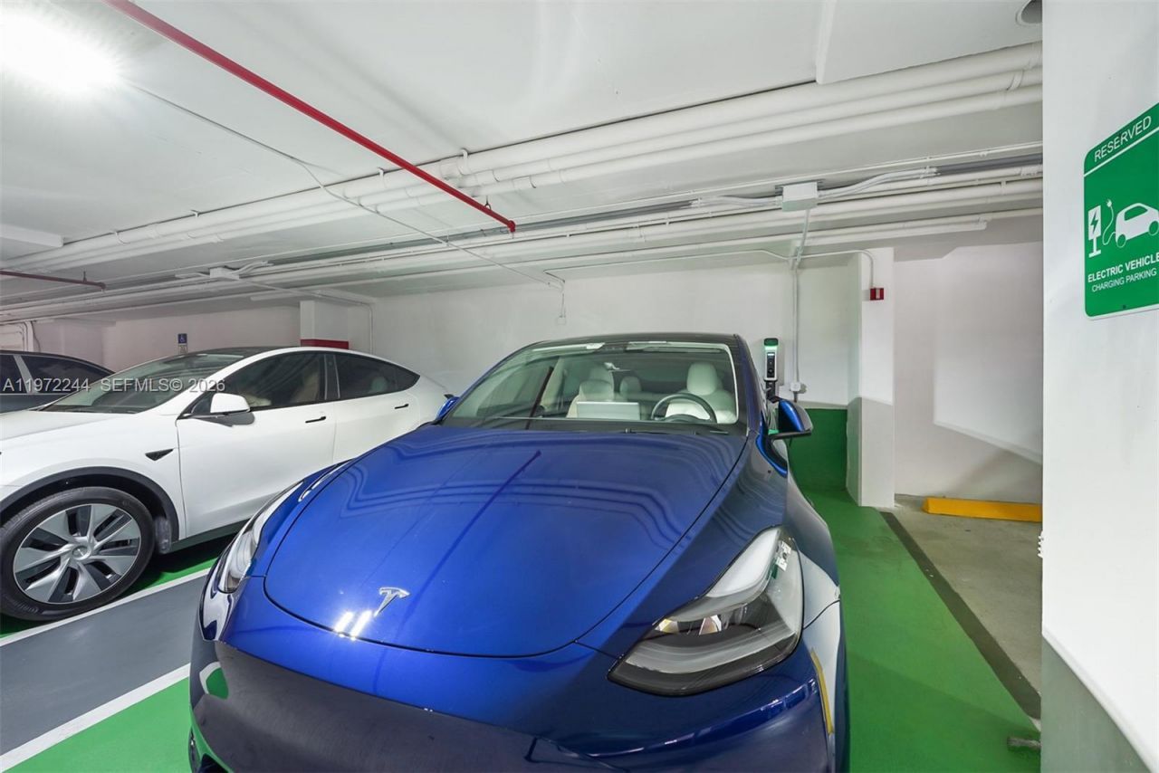 90 Alton Rd , Unit 1702, Miami Beach, FL 33139 Photo