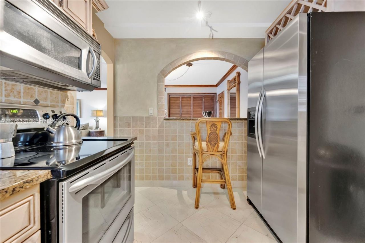 5555 Collins Ave, Unit 5B, Miami Beach, FL 33140 Photo