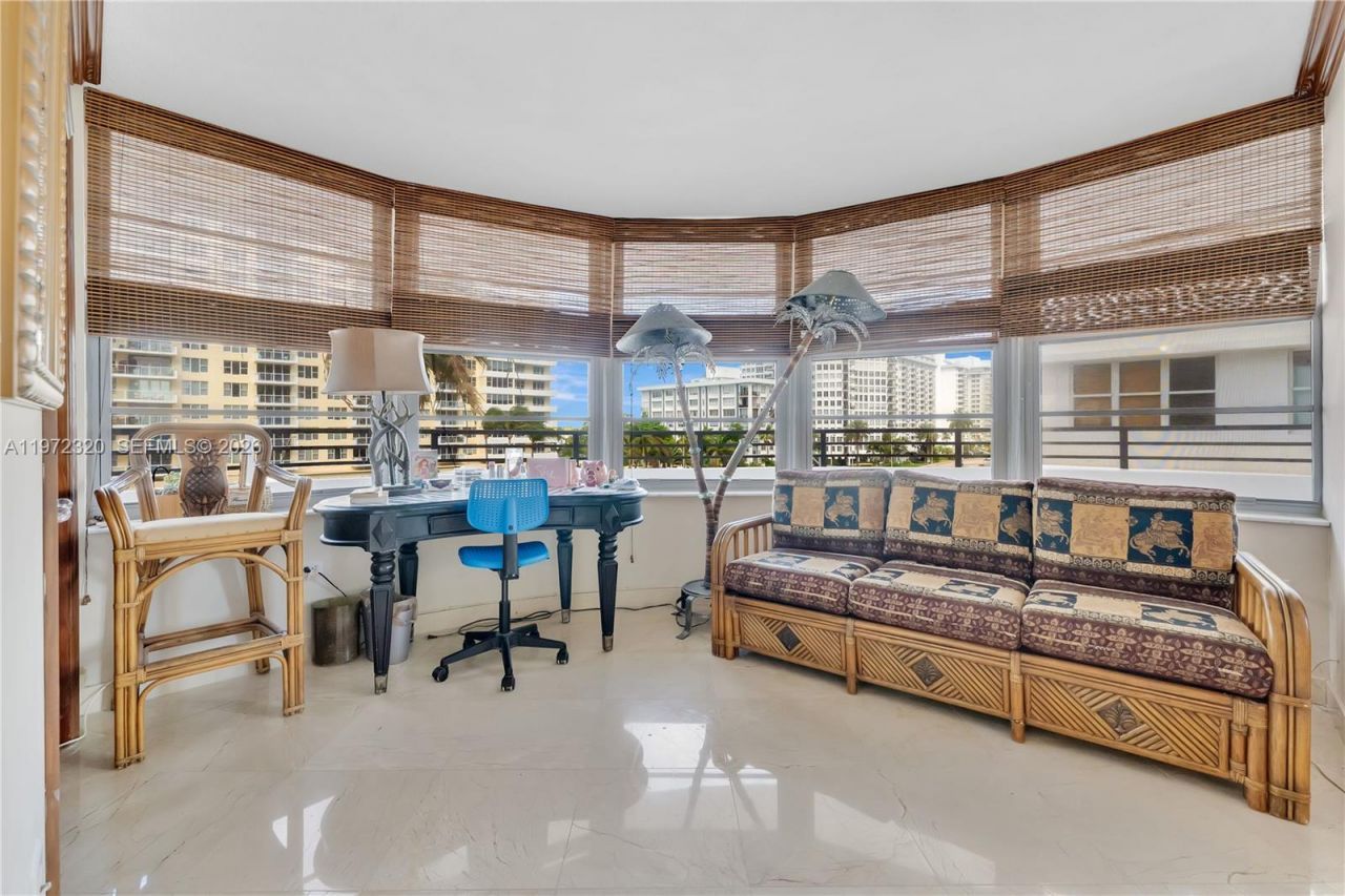 5555 Collins Ave , Unit 5B, Miami Beach, FL 33140 Photo