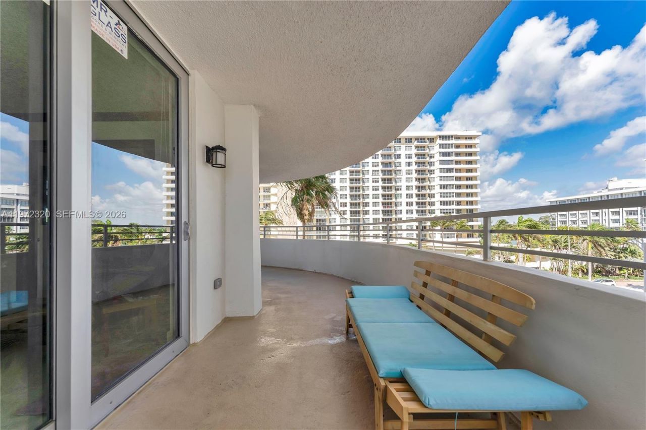 5555 Collins Ave , Unit 5B, Miami Beach, FL 33140 Photo
