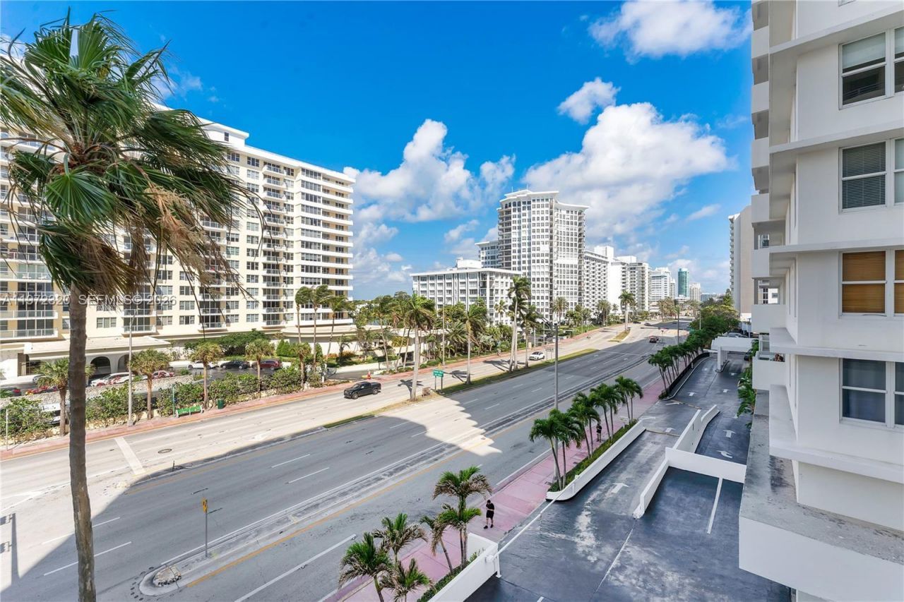 5555 Collins Ave , Unit 5B, Miami Beach, FL 33140 Photo