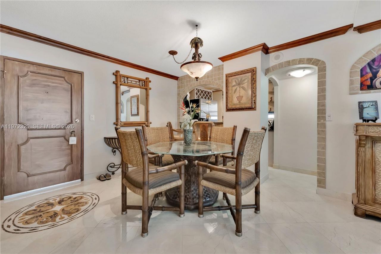 5555 Collins Ave, Unit 5B, Miami Beach, FL 33140 Photo