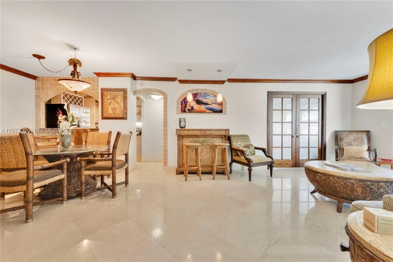 5555 Collins Ave, Unit 5B, Miami Beach, FL 33140 Photo