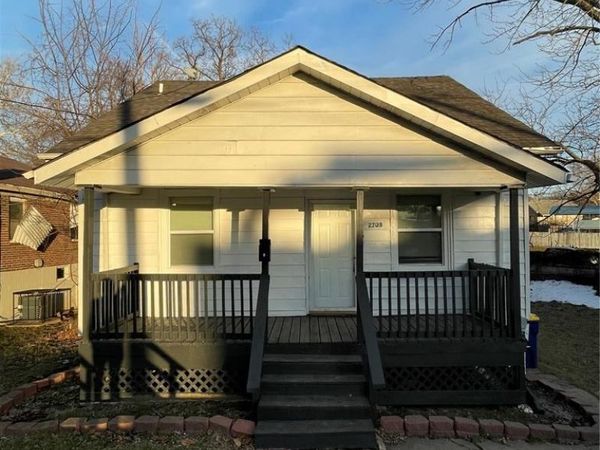 2708 Old Hanley Road, St Louis, MO 63114