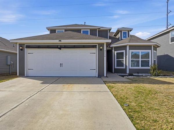 9716 Teton Vista Drive, Fort Worth, TX 76140
