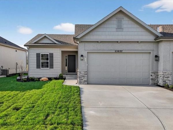 24966 W 94th Place, Lenexa, KS 66227