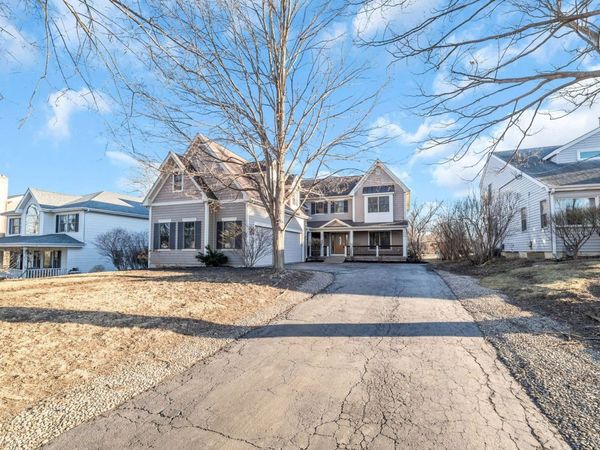 141 Walnut Street , Libertyville, IL 60048