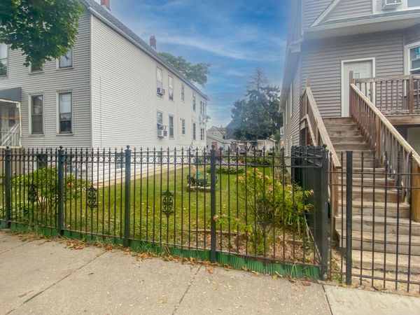 3819 N Kimball Avenue , Chicago, IL 60618