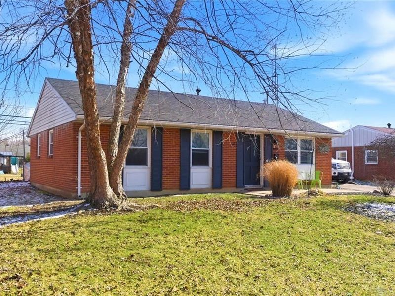 308 Frayne Drive, New Carlisle, OH 45344 Photo 2