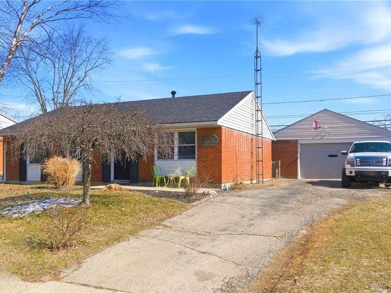 308 Frayne Drive, New Carlisle, OH 45344 Photo 3