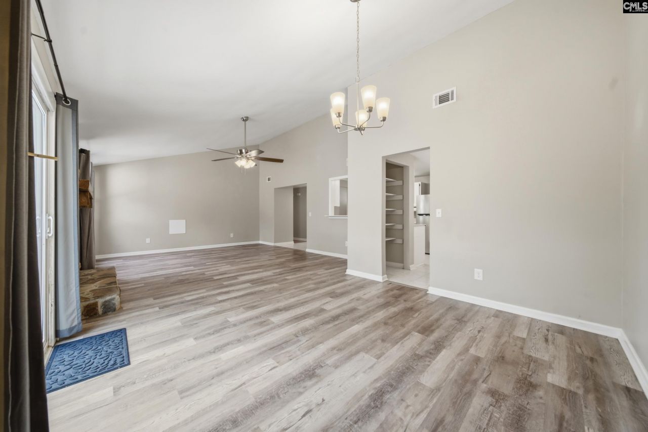 305 Halling Drive  Photo 10