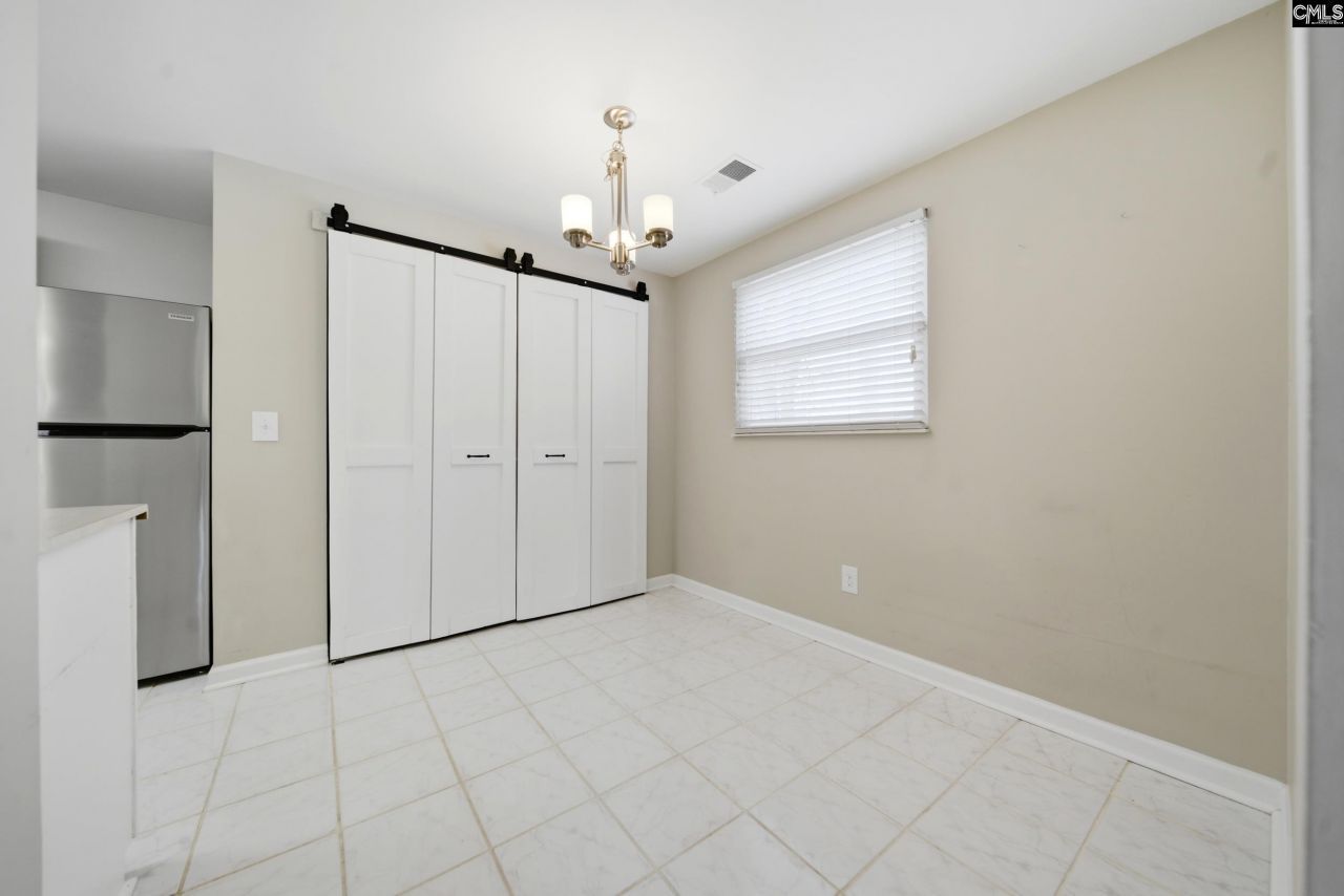 305 Halling Drive  Photo 12