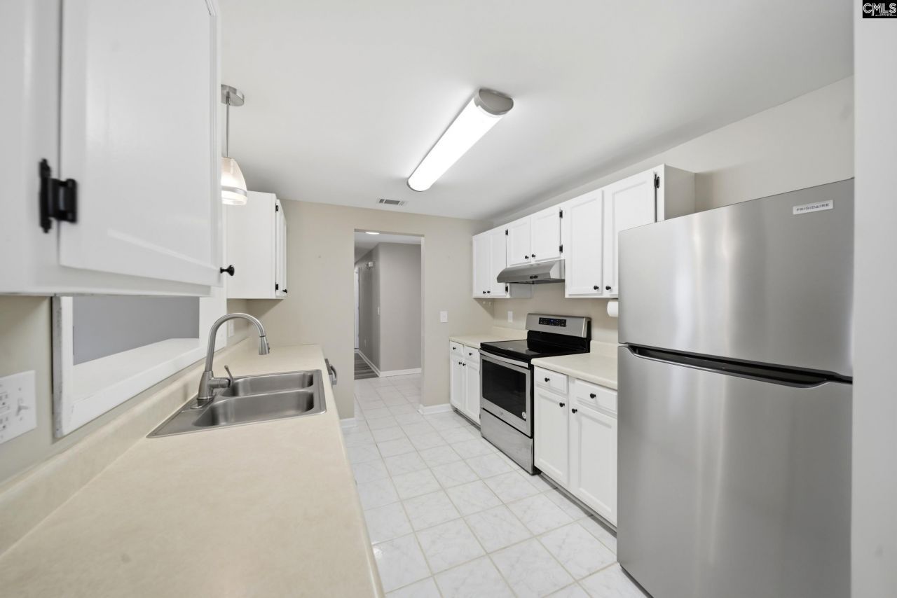 305 Halling Drive  Photo 14