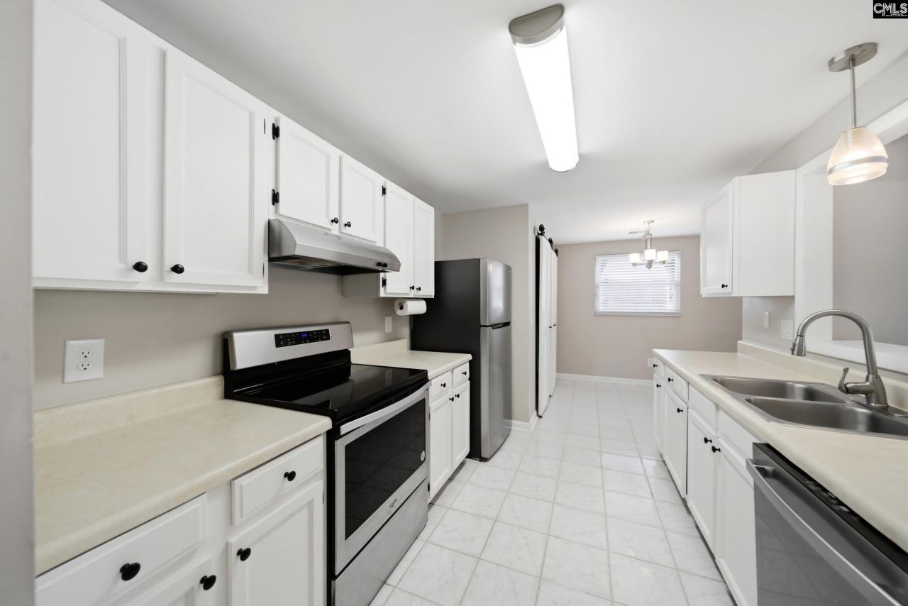 305 Halling Drive  Photo 15