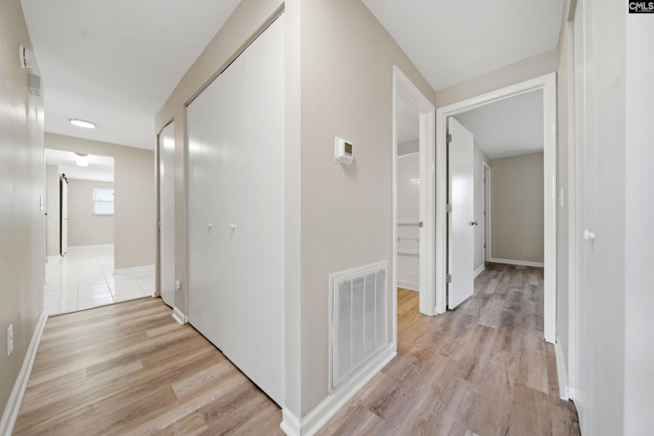 305 Halling Drive  Photo 18