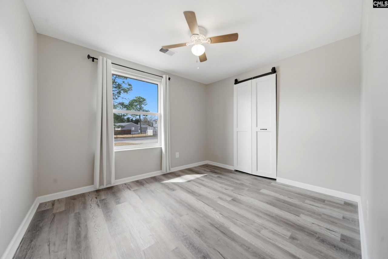 305 Halling Drive  Photo 19