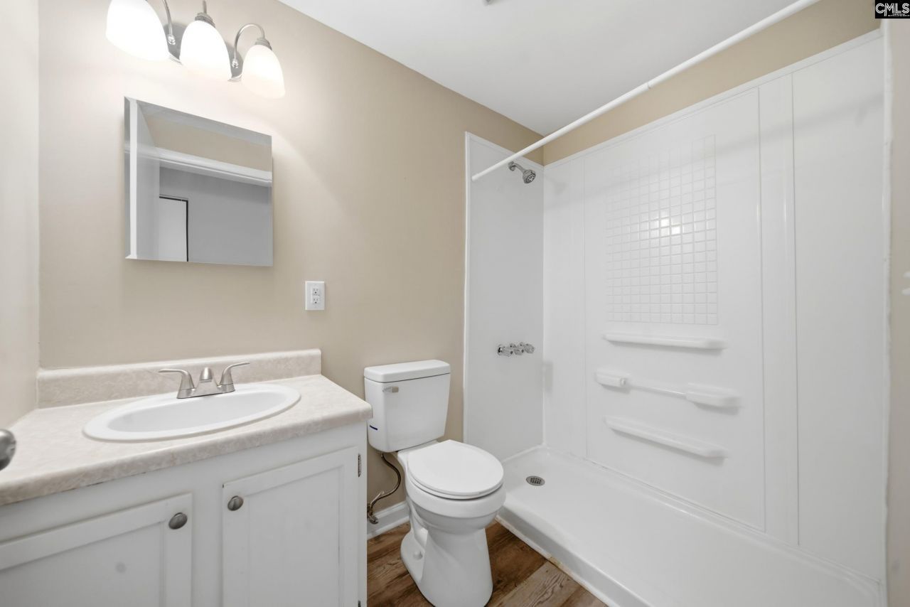 305 Halling Drive  Photo 21