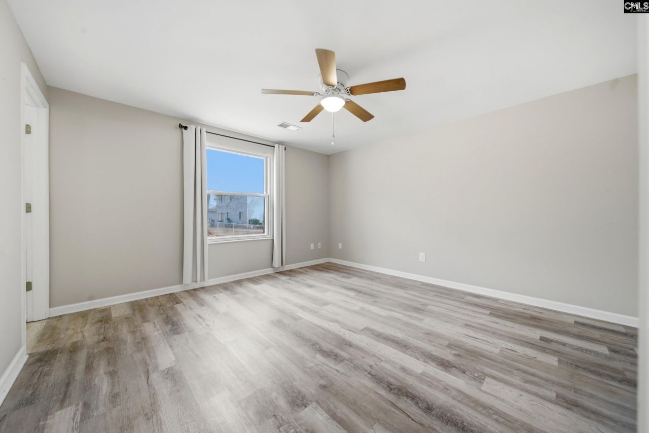 305 Halling Drive  Photo 22