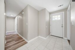 305 Halling Drive  photo 4