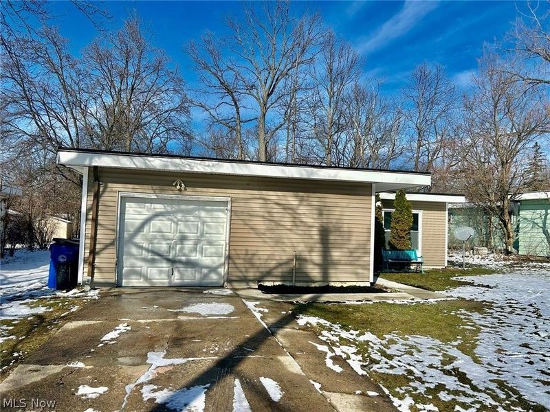 18079 Blandford Road, Cleveland, OH 44121 Photo 1