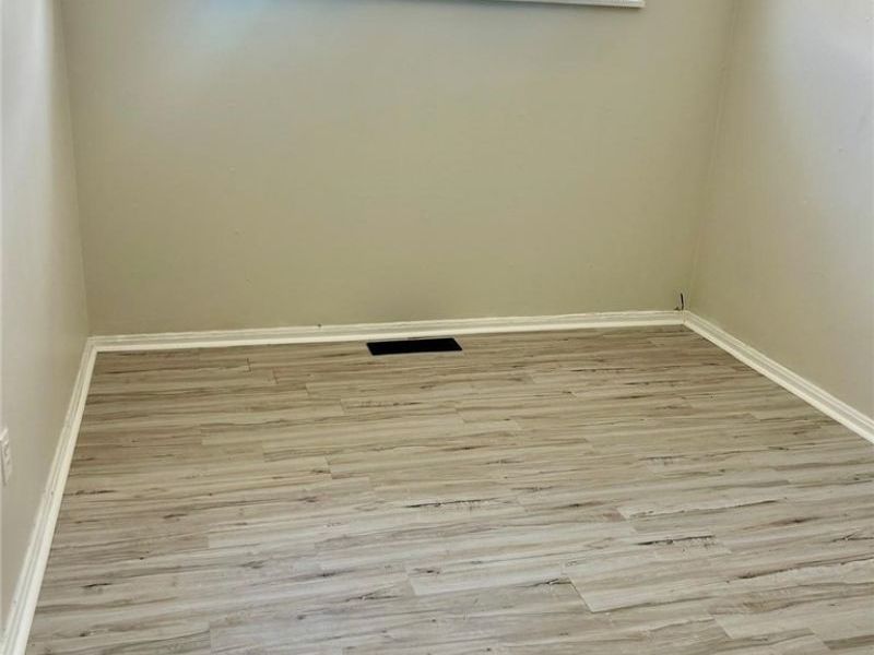 18079 Blandford Road, Cleveland, OH 44121 Photo 10