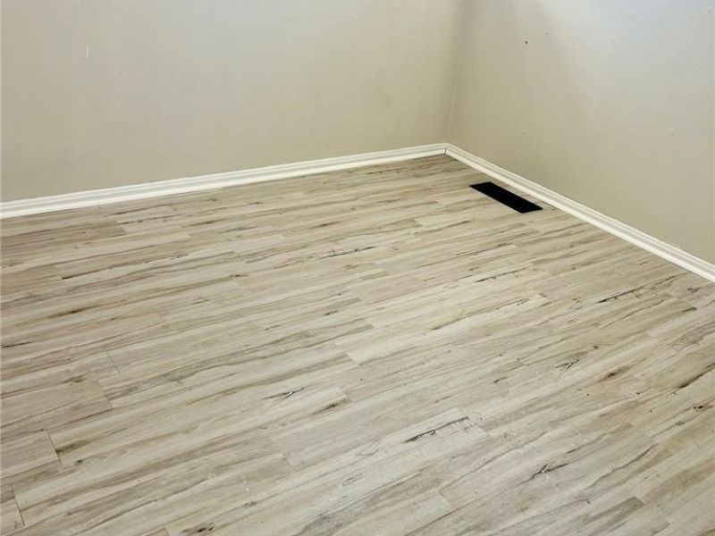 18079 Blandford Road, Cleveland, OH 44121 Photo 12