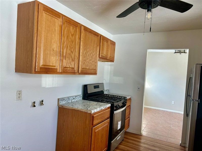 18079 Blandford Road, Cleveland, OH 44121 Photo 4