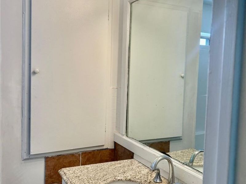 18079 Blandford Road, Cleveland, OH 44121 Photo 8