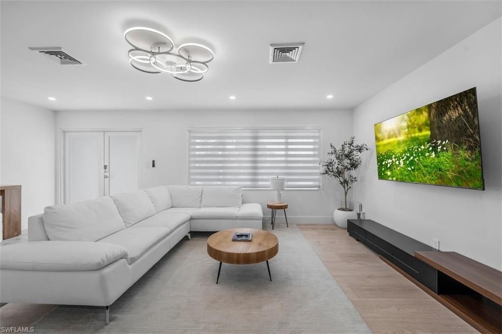 4625 Forest Glen Dr, North Fort Myers, FL 33903 Photo